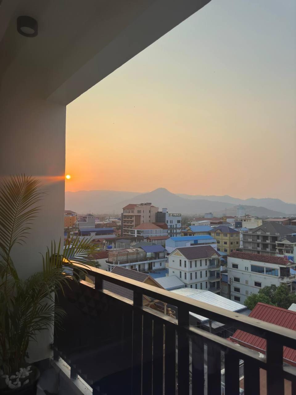 Twin Hotel Kampot Exterior photo